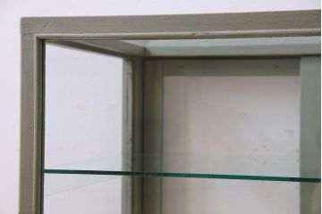 ペイント家具　4面ガラス!落ち着きのある色合いの小振りなガラスケース(ガラスケース・ショーケース)
