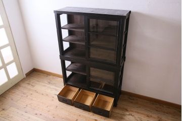 アンティーク家具　和製アンティーク　三方ガラス!シックな色合いが素敵な重ね収納棚(戸棚、食器棚、ガラスケース、ショーケース)