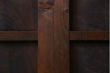 古民具・骨董　杢目が美しい　杉材一枚板の板戸2枚(窓)(1)