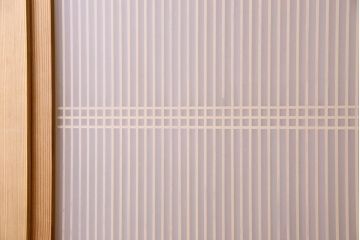 高級品!杢目の良い秋田杉が使われた組子入り格子帯戸(引き戸、ガラス帯戸)