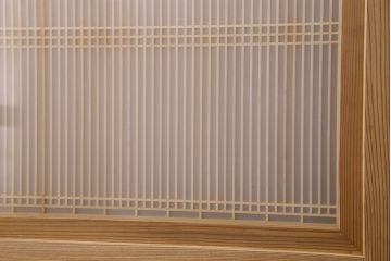 高級品!杢目の良い秋田杉が使われた組子入り格子帯戸(引き戸、ガラス帯戸)
