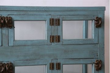 ペイント家具　アンティークペイントのマス目ガラスケース(ショーケース、収納棚、飾り棚、マス目棚)