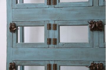 ペイント家具　アンティークペイントのマス目ガラスケース(ショーケース、収納棚、飾り棚、マス目棚)