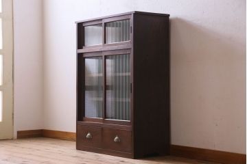 アンティーク家具　和製アンティーク　三方欅材!人気のモールガラス入りの収納棚(戸棚、食器棚、本箱、ブックケース)