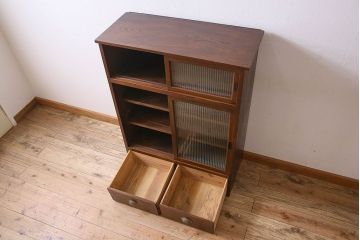 アンティーク家具　和製アンティーク　三方欅材!人気のモールガラス入りの収納棚(戸棚、食器棚、本箱、ブックケース)