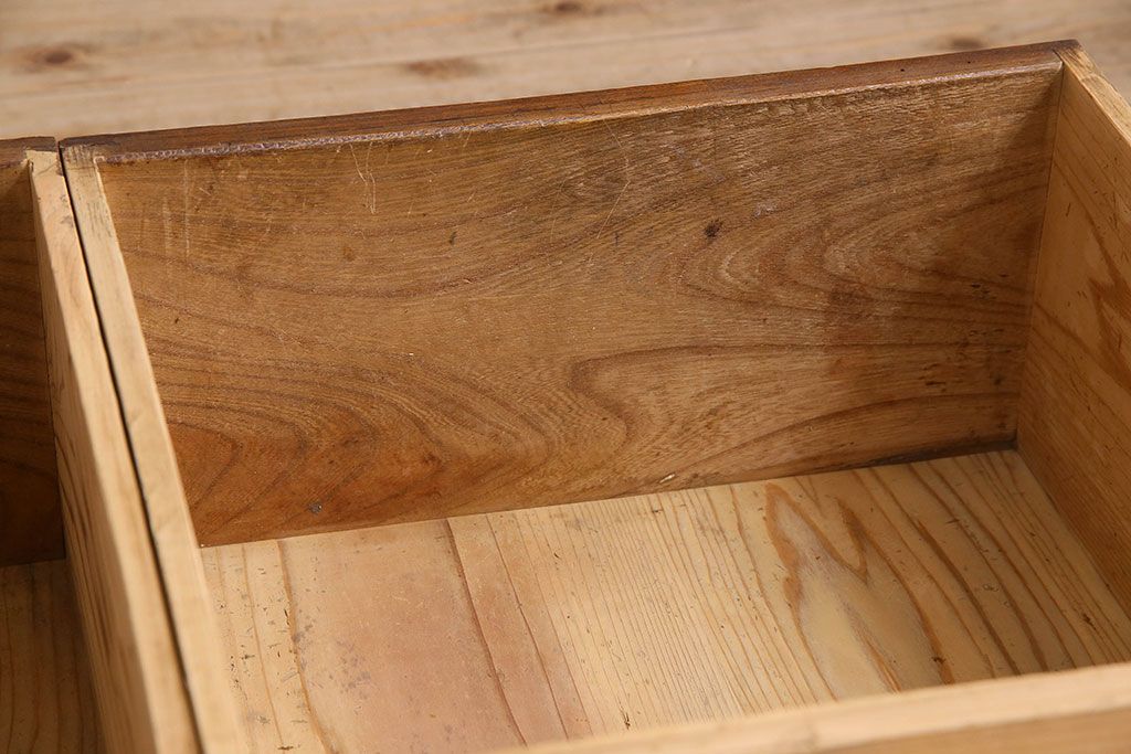 アンティーク家具　和製アンティーク　三方欅材!人気のモールガラス入りの収納棚(戸棚、食器棚、本箱、ブックケース)