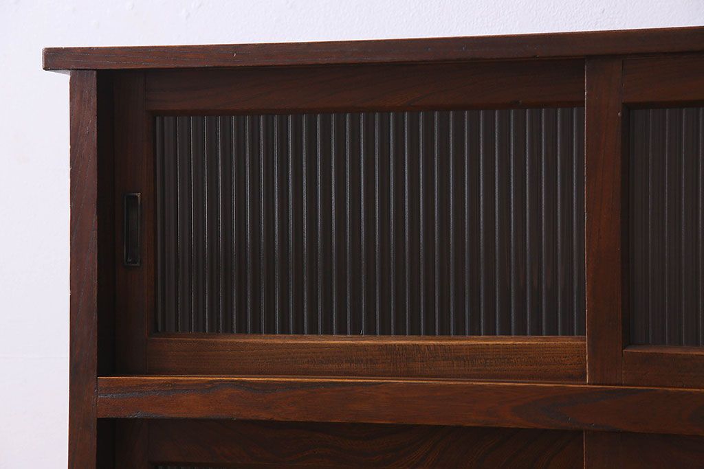 アンティーク家具　和製アンティーク　三方欅材!人気のモールガラス入りの収納棚(戸棚、食器棚、本箱、ブックケース)