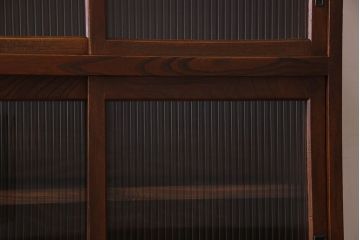 アンティーク家具　和製アンティーク　三方欅材!人気のモールガラス入りの収納棚(戸棚、食器棚、本箱、ブックケース)