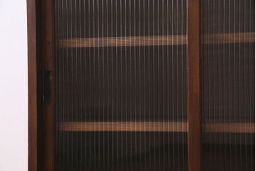 アンティーク家具　和製アンティーク　三方欅材!人気のモールガラス入りの収納棚(戸棚、食器棚、本箱、ブックケース)