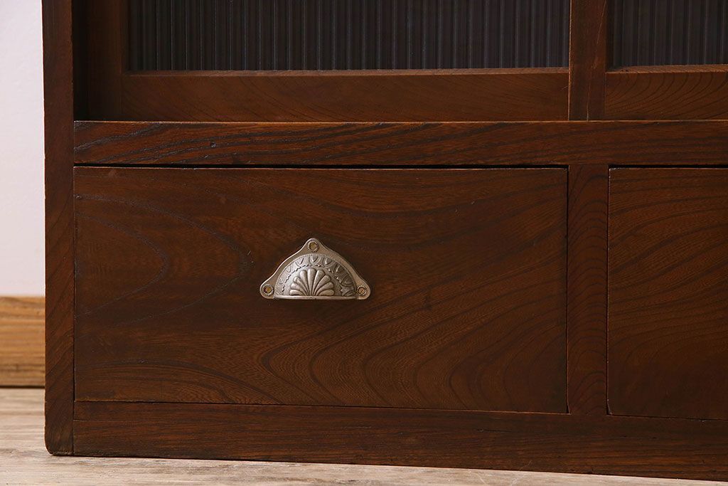 アンティーク家具　和製アンティーク　三方欅材!人気のモールガラス入りの収納棚(戸棚、食器棚、本箱、ブックケース)