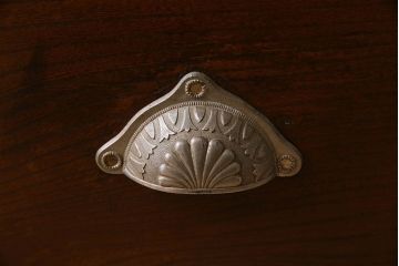 アンティーク家具　和製アンティーク　三方欅材!人気のモールガラス入りの収納棚(戸棚、食器棚、本箱、ブックケース)