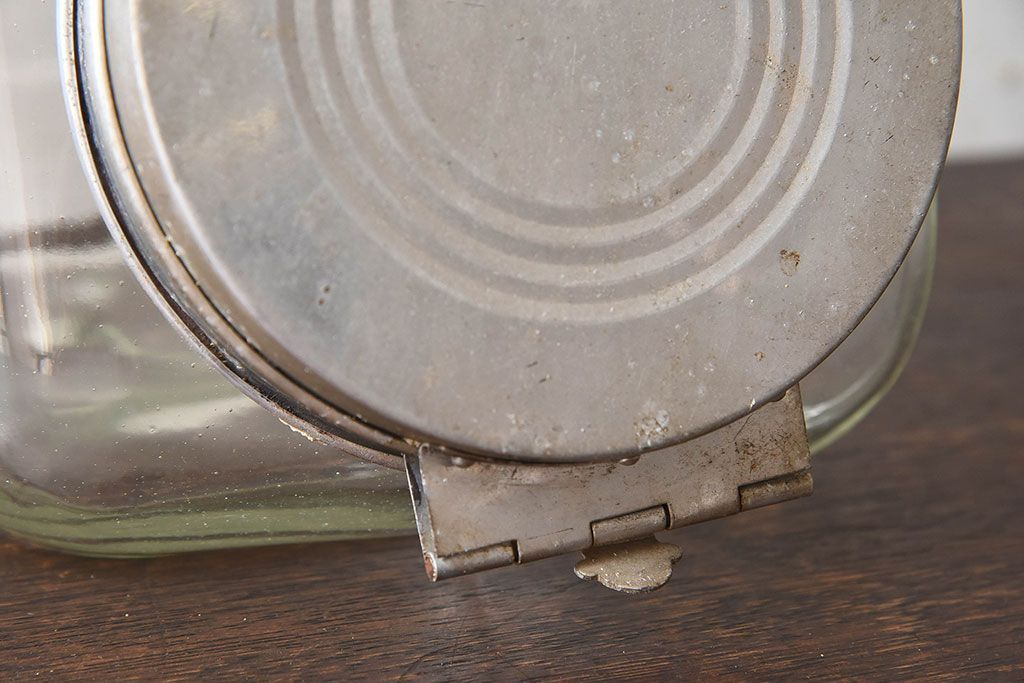 アンティーク雑貨　和製アンティーク　アルミ蓋付き　古いタバコ屋のレトロなガラス瓶(ガラスビン)