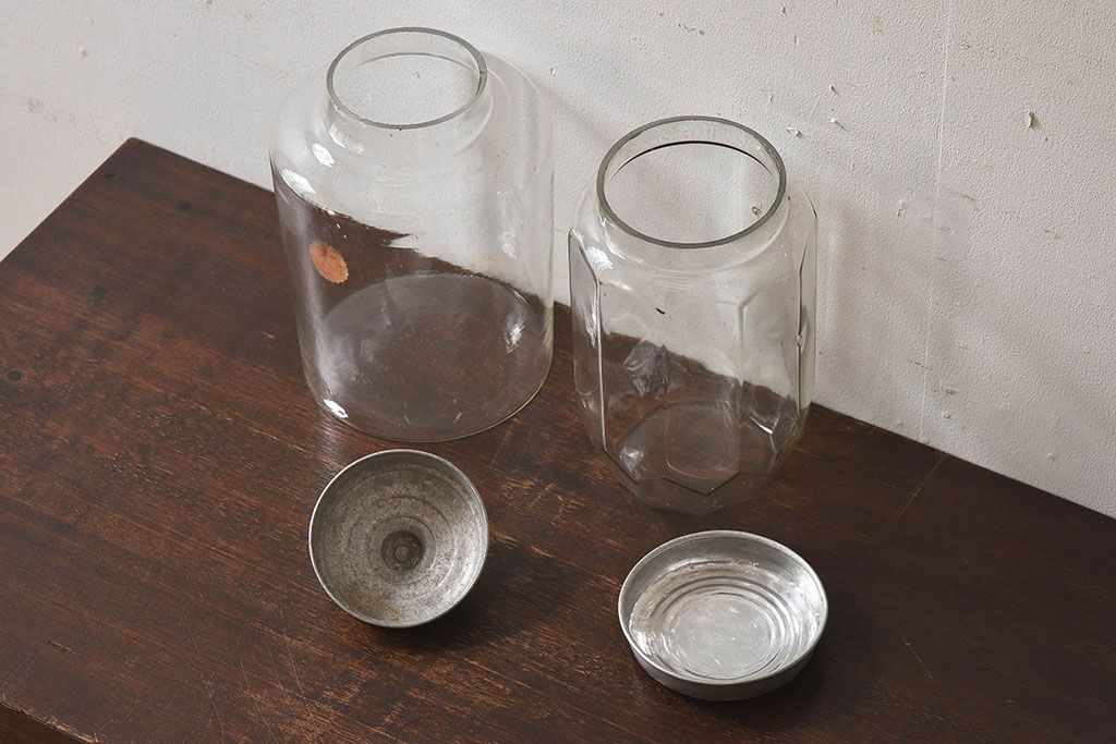 アンティーク雑貨　和製アンティーク　アルミ蓋付きのレトロなガラス瓶(ガラスビン)2個セット