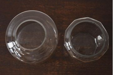 アンティーク雑貨　和製アンティーク　アルミ蓋付きのレトロなガラス瓶(ガラスビン)2個セット