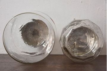 アンティーク雑貨　和製アンティーク　アルミ蓋付きのレトロなガラス瓶(ガラスビン)2個セット