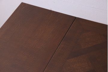 アンティーク家具　フランスアンティーク　パーケット天板　珍しい脚のデザインが印象的なエクステンションテーブル(ダイニングテーブル)