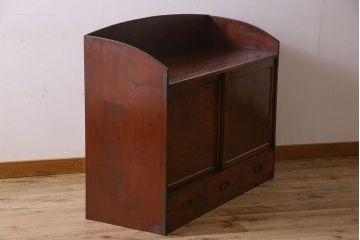 アンティーク家具　和製アンティーク　前面欅材　漆塗りが美しい戸棚(収納棚)