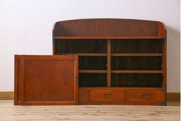 アンティーク家具　和製アンティーク　前面欅材　漆塗りが美しい戸棚(収納棚)