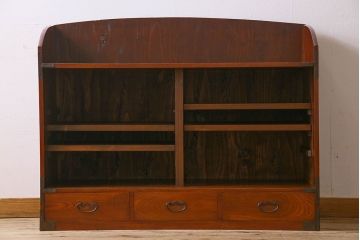 アンティーク家具　和製アンティーク　前面欅材　漆塗りが美しい戸棚(収納棚)