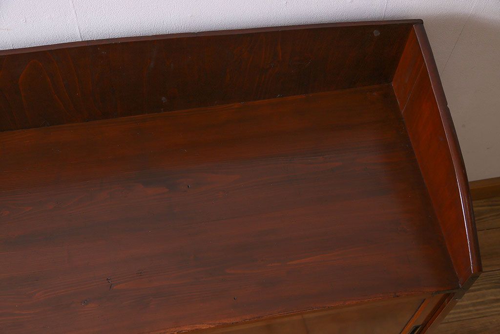 アンティーク家具　和製アンティーク　前面欅材　漆塗りが美しい戸棚(収納棚)