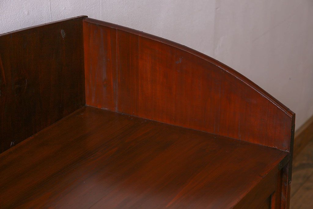 アンティーク家具　和製アンティーク　前面欅材　漆塗りが美しい戸棚(収納棚)