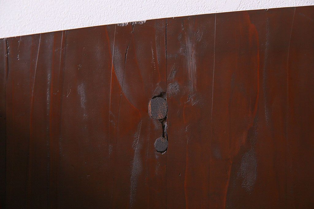 アンティーク家具　和製アンティーク　前面欅材　漆塗りが美しい戸棚(収納棚)