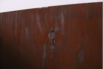 アンティーク家具　和製アンティーク　前面欅材　漆塗りが美しい戸棚(収納棚)