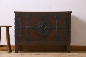 アンティーク家具　和製アンティーク　脚付き!観音開き時代箪笥ローボード(ローチェスト、引き出し、収納棚、テレビ台 )