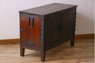 アンティーク家具　和製アンティーク　脚付き!観音開き時代箪笥ローボード(ローチェスト、引き出し、収納棚、テレビ台 )