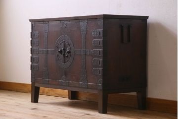 アンティーク家具　和製アンティーク　脚付き!観音開き時代箪笥ローボード(ローチェスト、引き出し、収納棚、テレビ台 )
