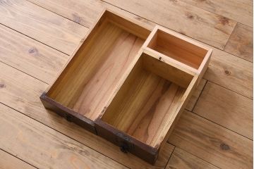 アンティーク家具　和製アンティーク　脚付き!観音開き時代箪笥ローボード(ローチェスト、引き出し、収納棚、テレビ台 )