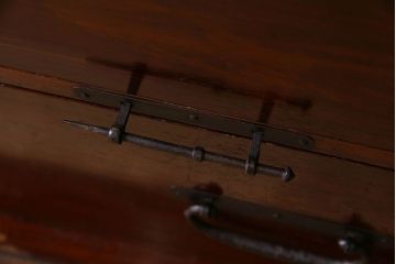 アンティーク家具　和製アンティーク　脚付き!観音開き時代箪笥ローボード(ローチェスト、引き出し、収納棚、テレビ台 )