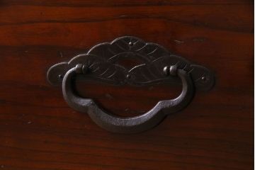 アンティーク家具　【M様加工費込ご決済用】前面栗材　漆塗り!桜丸金具の時代箪笥ローボード(米沢箪笥、衣装箪笥、引き出し、テレビ台)(2)