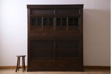 和製アンティーク　五尺　変わり型!二段重ね水屋箪笥(食器棚、収納棚)