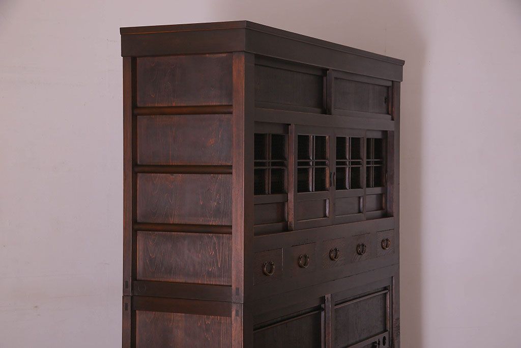 和製アンティーク　五尺　変わり型!二段重ね水屋箪笥(食器棚、収納棚)