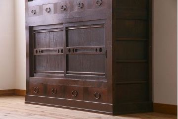 和製アンティーク　五尺　変わり型!二段重ね水屋箪笥(食器棚、収納棚)