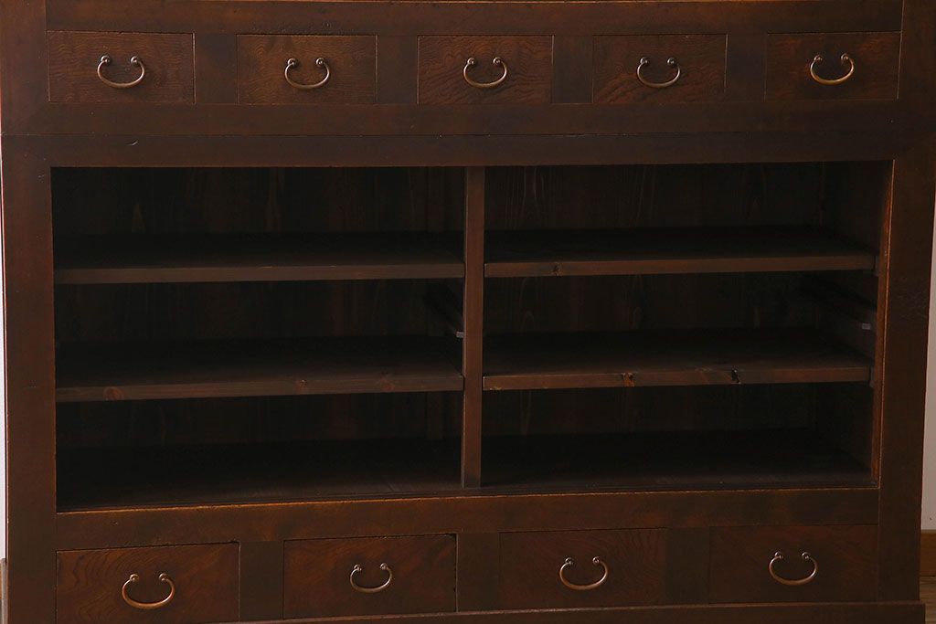 和製アンティーク　五尺　変わり型!二段重ね水屋箪笥(食器棚、収納棚)