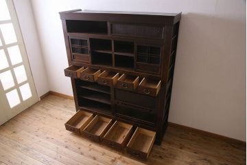 和製アンティーク　五尺　変わり型!二段重ね水屋箪笥(食器棚、収納棚)