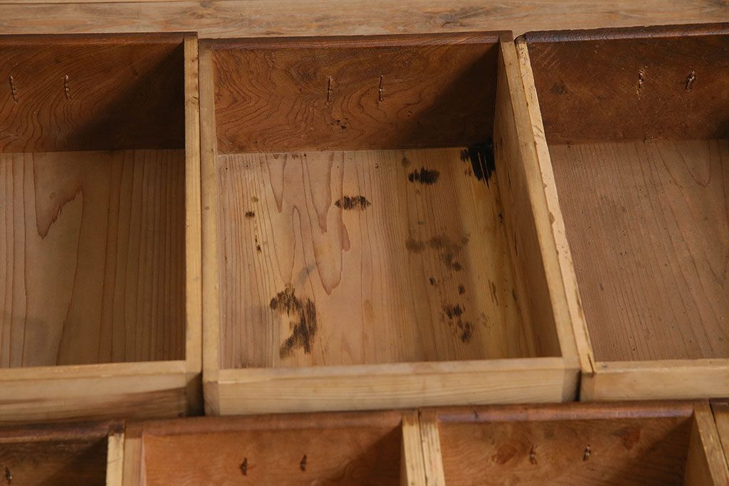 和製アンティーク　五尺　変わり型!二段重ね水屋箪笥(食器棚、収納棚)