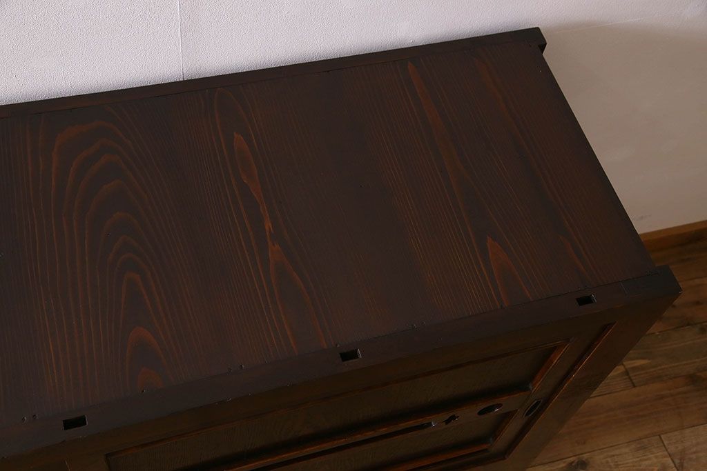 和製アンティーク　五尺　変わり型!二段重ね水屋箪笥(食器棚、収納棚)