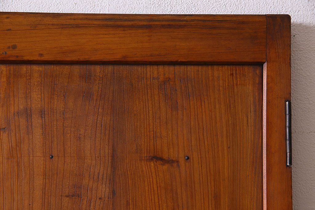 和製アンティーク　古いヒノキ材の質感が味のあるドア(扉)