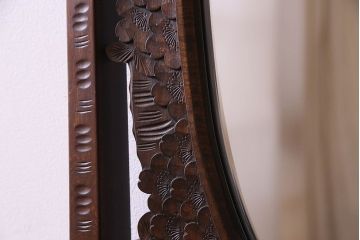 中古　伝統工芸　軽井沢彫りを施した華やかな椅子付きドレッサー(化粧台)
