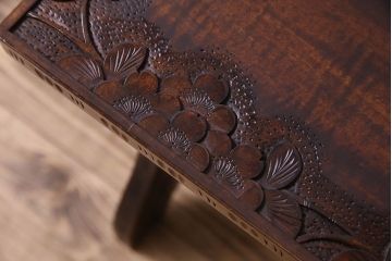 中古　伝統工芸　軽井沢彫りを施した華やかな椅子付きドレッサー(化粧台)