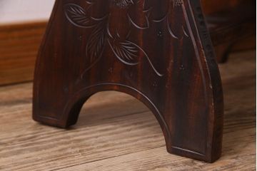 中古　伝統工芸　軽井沢彫りを施した華やかな椅子付きドレッサー(化粧台)