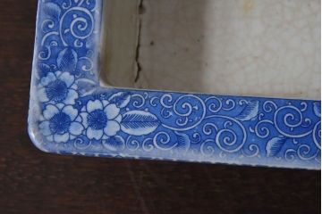 アンティーク雑貨　大正〜昭和初期　インテリアとしても!脚付き　花唐草　印判水盤