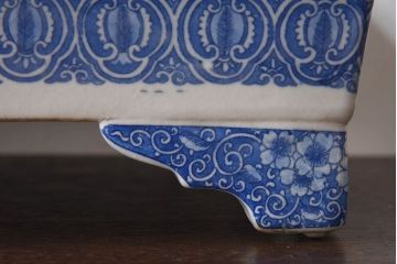 アンティーク雑貨　大正〜昭和初期　インテリアとしても!脚付き　花唐草　印判水盤