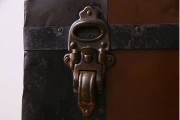 アンティーク　1940年頃　古い質感が味のあるアンティークトランク(収納箱)(2)
