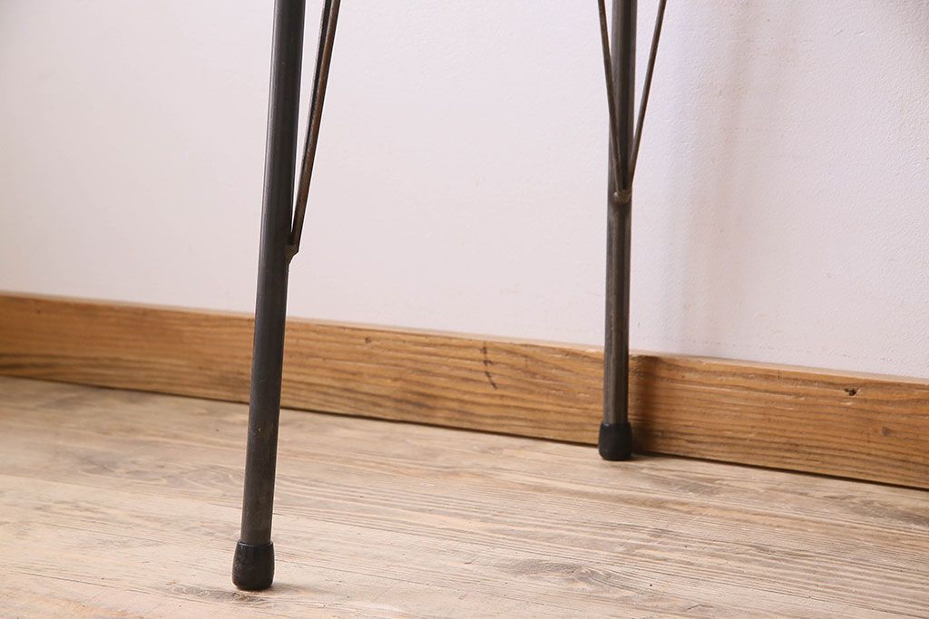 アンティーク家具　 和製アンティーク　朴の木材　鉄脚テーブル(アイアンテーブル、作業台、花台)