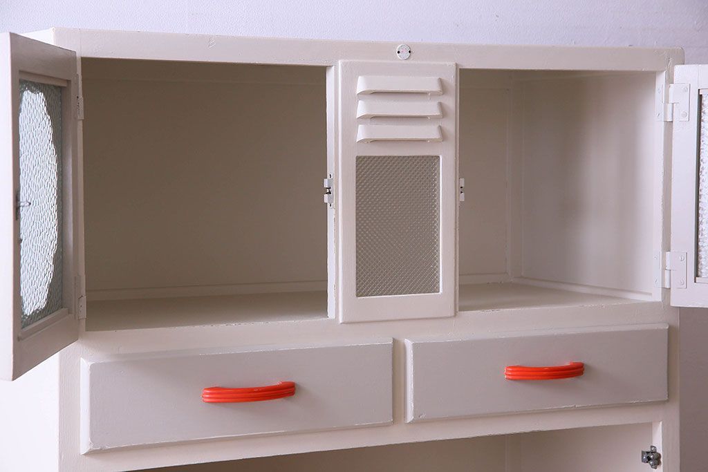 アンティーク家具　お洒落なペイントが素敵なキッチンキャビネット(収納棚、食器棚)