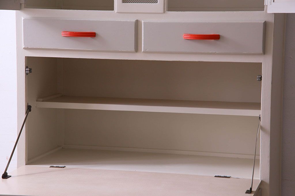 アンティーク家具　お洒落なペイントが素敵なキッチンキャビネット(収納棚、食器棚)